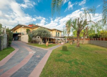 Casa all\'aperto - Villa Via Catanzaro
 
12, Gravina di Catania - foto 36