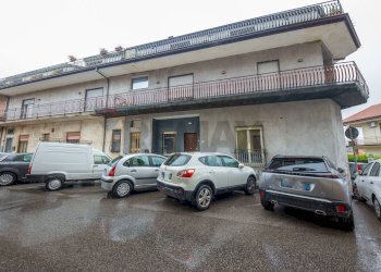 Edificio all\'aperto - Casa semi indipendente Via Martiri D'ungheria
 
74, Nicolosi - foto 1
