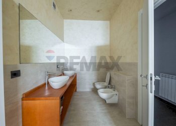Bagno - Casa semi indipendente Via Martiri D'ungheria
 
74, Nicolosi - foto 7