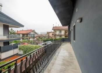 Balcone - Casa semi indipendente Via Martiri D'ungheria
 
74, Nicolosi - foto 15