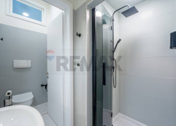 Bagno - Bilocale Via Carlo E Giani Stuparich
 
4, Trieste - foto 24