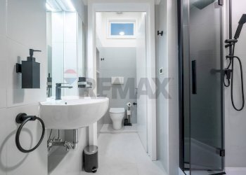 Bagno - Bilocale Via Carlo E Giani Stuparich
 
4, Trieste - foto 25