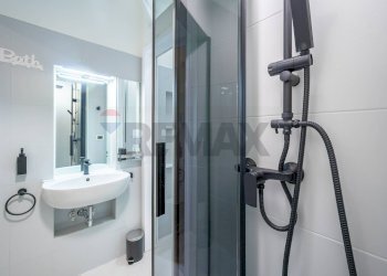 Bagno - Bilocale Via Carlo E Giani Stuparich
 
4, Trieste - foto 26