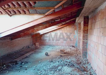 Stanza vuota - Monolocale Via Fratelli Correra
 
13, Caserta - foto 10