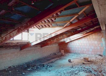 Stanza vuota - Monolocale Via Fratelli Correra
 
13, Caserta - foto 12