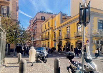 Edificio all\'aperto - Appartamento Via Dei Mille, Napoli - foto 2