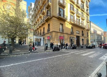 Edificio all\'aperto - Appartamento Via Dei Mille, Napoli - foto 4