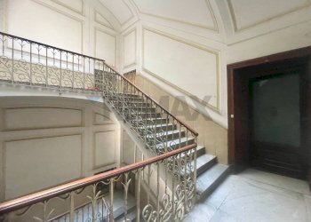 Scale - Appartamento Via Dei Mille, Napoli - foto 8