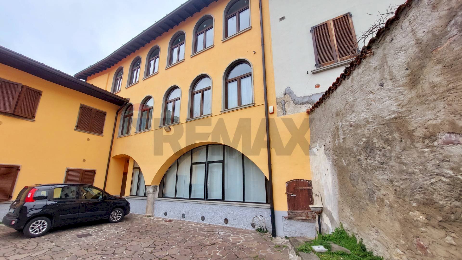 Edificio all\'aperto - Apartment Sovere - photo 2