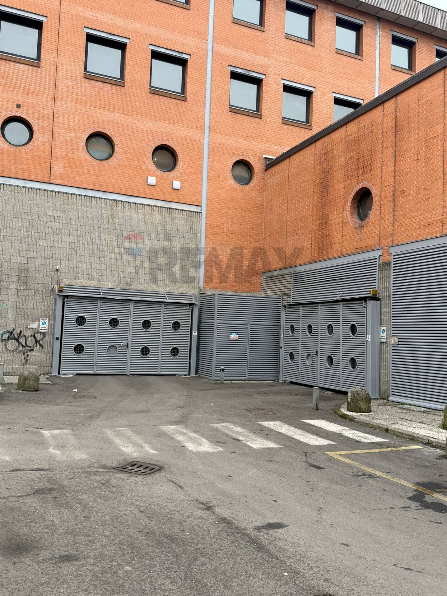 Edificio all\'aperto - Box viale cesare battisti
 
20, Pavia - foto 1