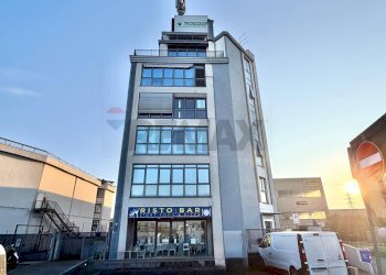 Edificio all\'aperto - Ufficio Via San Leonardo
 
193, Parma - foto 1