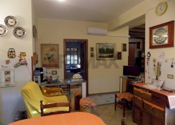 Sala da pranzo - Villa Strada Vicinale Quattro Finaite
 
22, Casteldaccia - foto 7