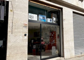 Edificio all\'aperto - Shop via Camillo Randazzo
 
7, Palermo - photo 1