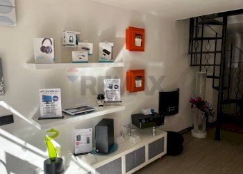 Soggiorno - Shop via Camillo Randazzo
 
7, Palermo - photo 5