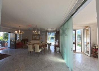 Sala da pranzo - Villa via Rocco  Dicillo
 
20, Carini - foto 6