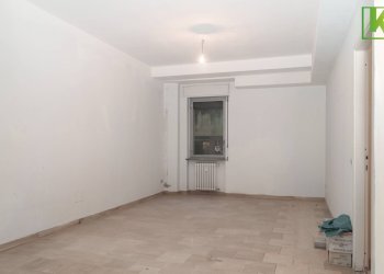 Foto 3 - Laboratory Via Petrella
 
3, Busto Arsizio - photo 3