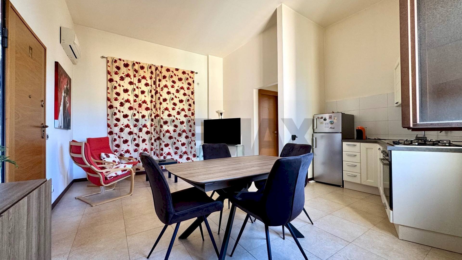 Sala da pranzo - Two-room apartment Piazza 25 Aprile
 
1, Termini Imerese - photo 3