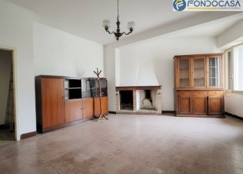 soggiorno - Trilocale Via della Chiusa
 
47, Seravezza - foto 6