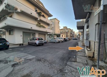 Foto 12 - Commercial Premises Via Palermo
 
12, Fondi - photo 11