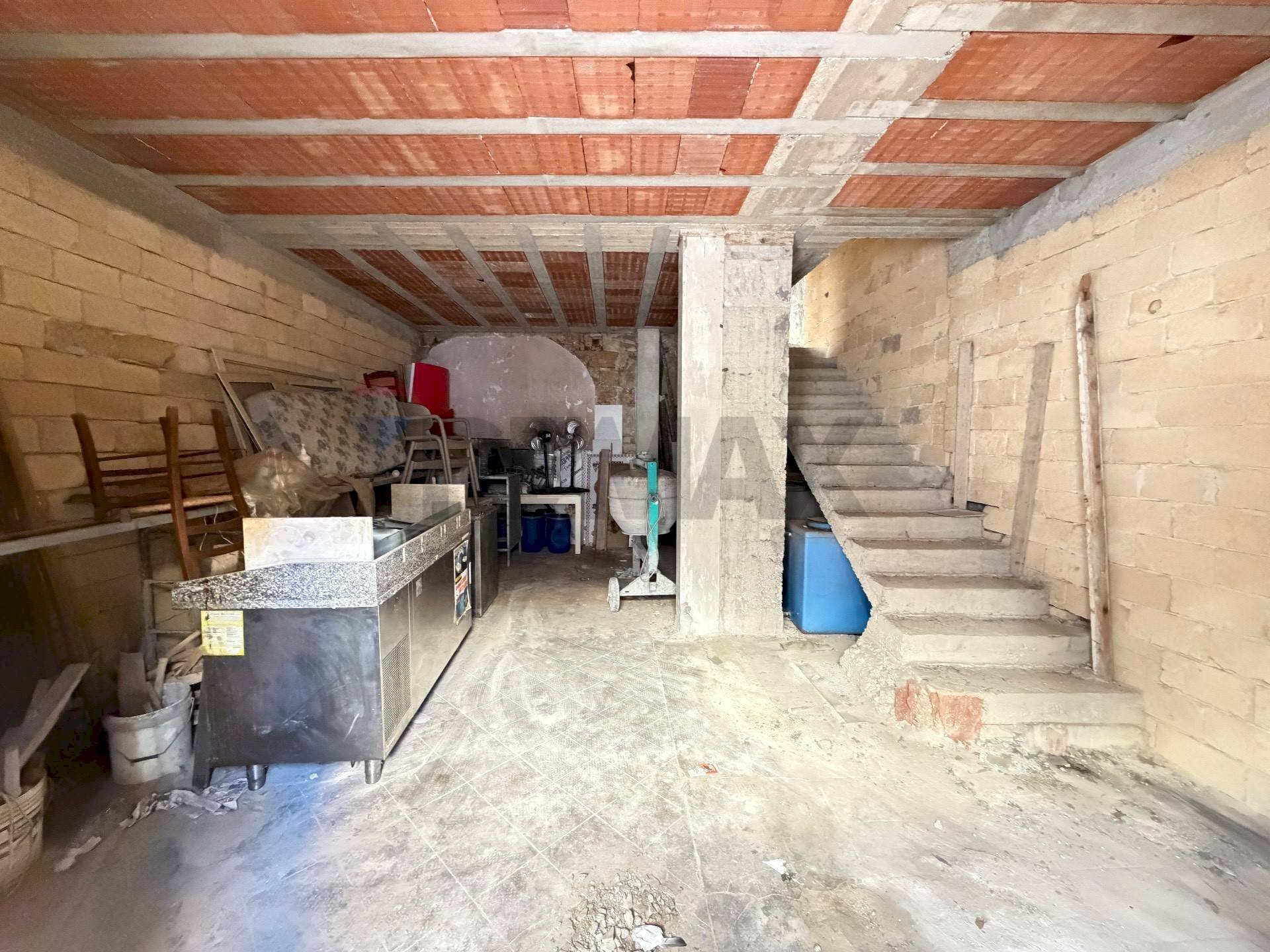 Scale - Casa indipendente Via Tenente Mangiapane
 
178, Cinisi - foto 2