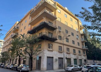 Edificio all\'aperto - Appartamento via Giusti
 
14, Palermo - foto 1