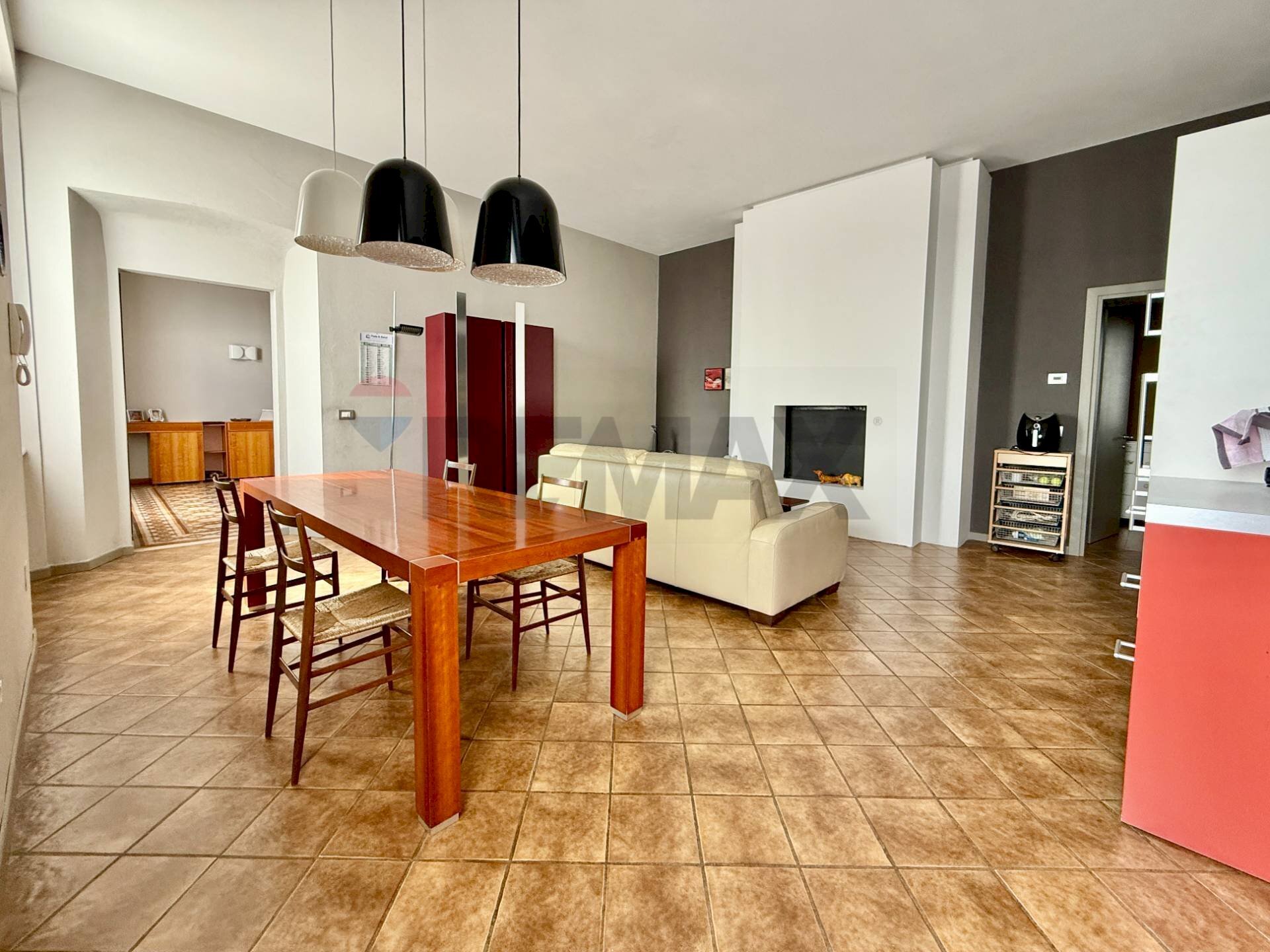 Sala da pranzo - Rustico Via Brescia
 
24, Pozzaglio ed Uniti - foto 3