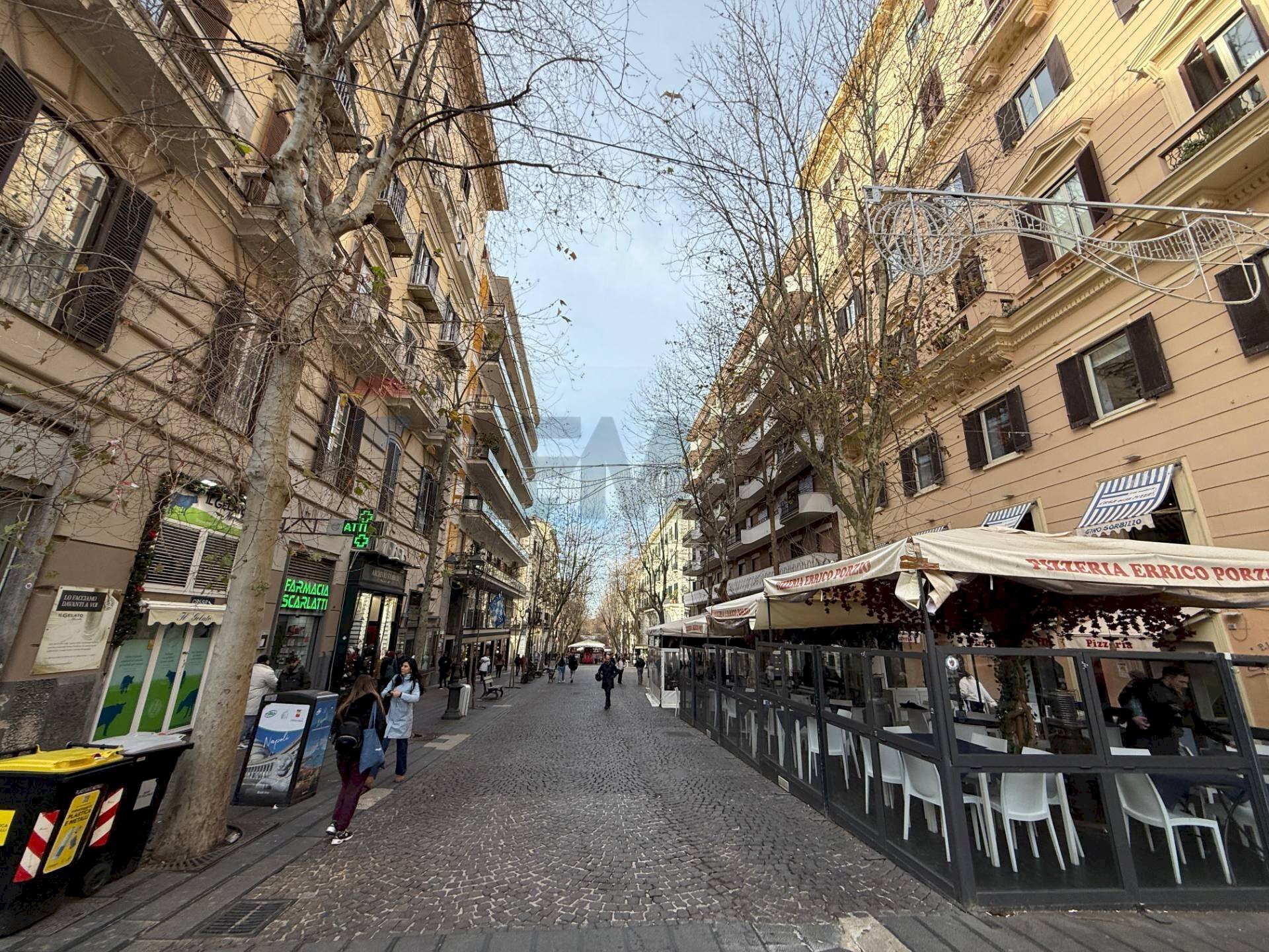 Edificio all\'aperto - Locale Commerciale Napoli - foto 3