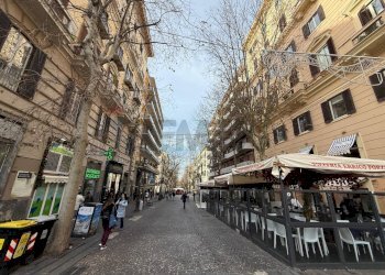 Edificio all\'aperto - Locale Commerciale Napoli - foto 3