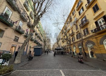 Edificio all\'aperto - Locale Commerciale Napoli - foto 8