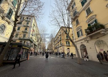 Edificio all\'aperto - Locale Commerciale Napoli - foto 11