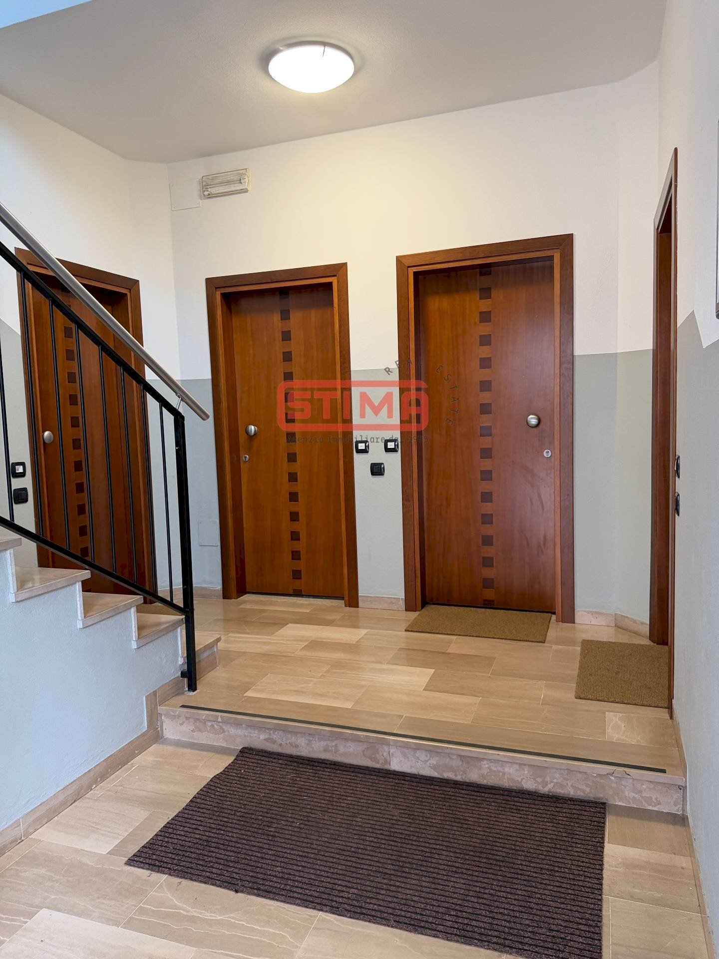 vano scala ingresso condominio - Two-room apartment Jesolo - photo 3