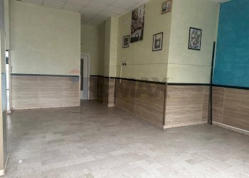 Hall / corridoio - Commercial Premises volturno
 
10, Settimo Torinese - photo 8