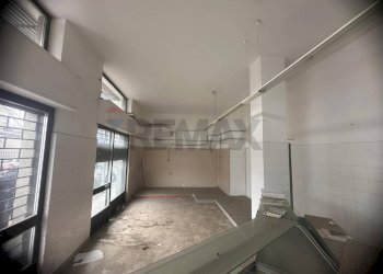 Stanza vuota - Commercial Premises volturno
 
10, Settimo Torinese - photo 23