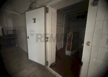Hall / corridoio - Commercial Premises volturno
 
10, Settimo Torinese - photo 25