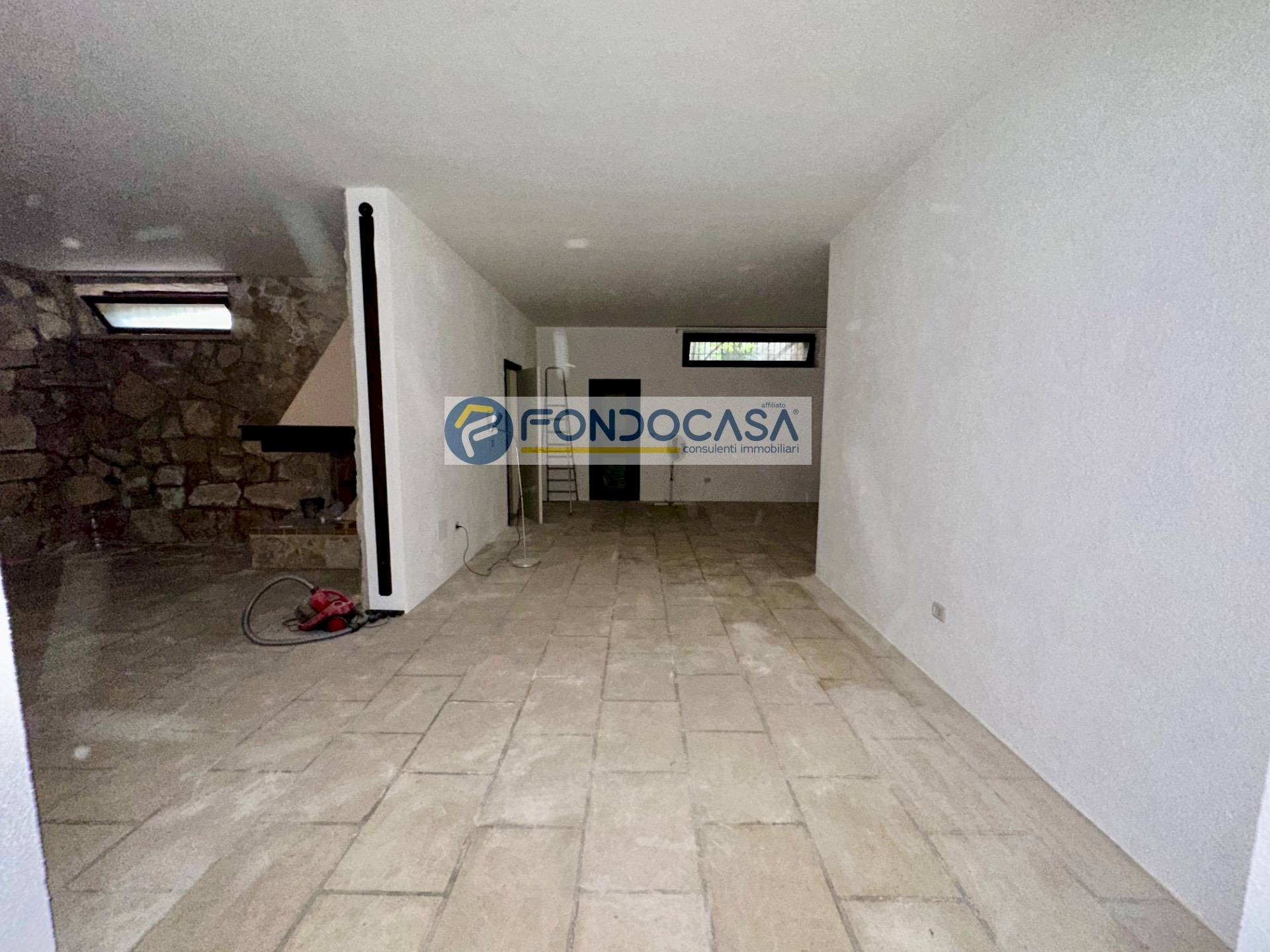 Foto 3 - Magazzino Via dellAquilone
 
1A, Surbo - foto 3