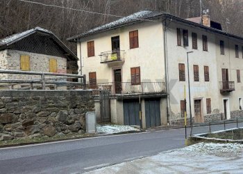 Edificio all\'aperto - Casa semi indipendente Rabbi - foto 8