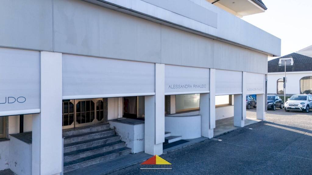 Facciata - Shop strada Statale, 589n, Manta - photo 2