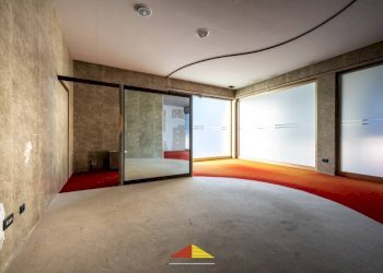 Interno palazzo - Shop strada Statale, 589n, Manta - photo 24