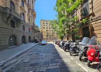 Edificio all\'aperto - Bilocale Salita San Nicolo'
 
3, Genova - foto 2