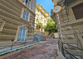 Edificio all\'aperto - Bilocale Salita San Nicolo'
 
3, Genova - foto 3