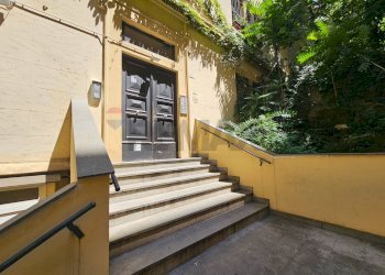 Scale - Bilocale Salita San Nicolo'
 
3, Genova - foto 5