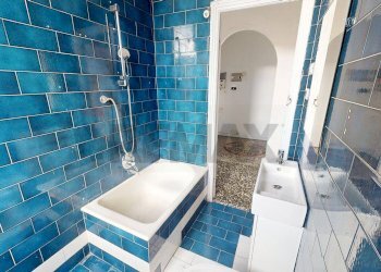 Bagno - Quadrilocale Via Paolo Antonio De Cavero
 
12, Genova - foto 14