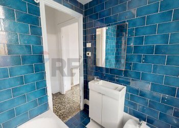 Bagno - Quadrilocale Via Paolo Antonio De Cavero
 
12, Genova - foto 15