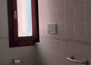 bagno finestrato - Bilocale Via XXIV Maggio 15, Montebello Vicentino - foto 2