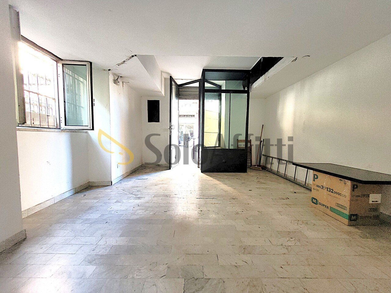 AREA VENDITA - Commercial Premises Via Giacinto Gigante, Napoli (neighborhood Arenella) - photo 1