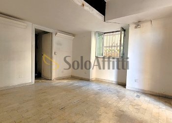 INGRESSO - Locale Commerciale Via Giacinto Gigante, Napoli (zona Arenella) - foto 9