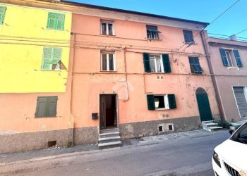 Bilocale Via S. Donà di Piave, Genova (zona Bolzaneto) - foto 1