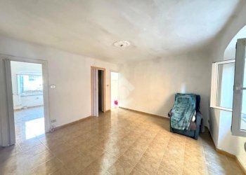 Bilocale Via S. Donà di Piave, Genova (zona Bolzaneto) - foto 2