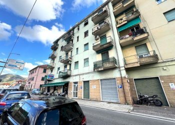 Trilocale Via Sardorella, Genova (zona Bolzaneto) - foto 1