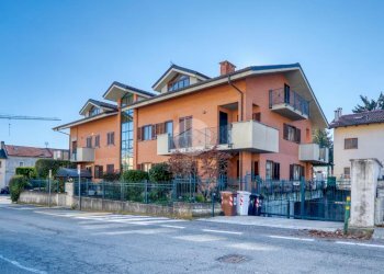 Quadrilocale Via Giosuè Carducci, Giaveno - foto 2